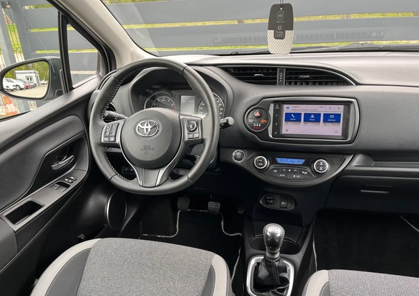 Toyota Yaris cena 61900 przebieg: 9612, rok produkcji 2020 z Toruń małe 232